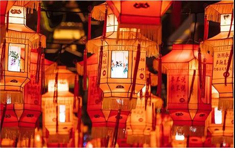 正月十五鬧元宵，歡歡喜喜享團圓！韓端機器人祝大家元宵節快樂！